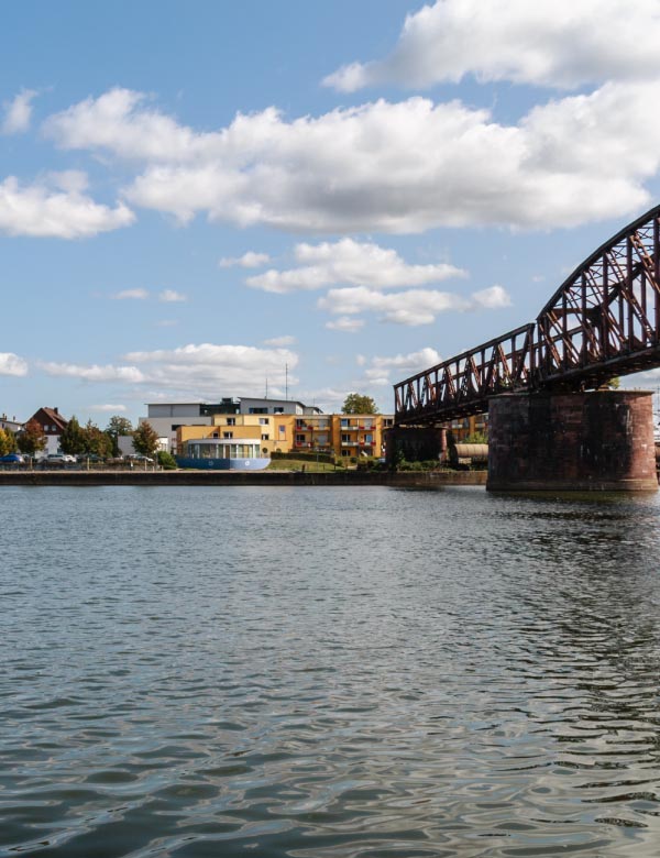 Hamelner Blick Weser/Alte Eisenbahnbrücke Wertmanagement GmbH - Hamelner Blick Weser/Alte Eisenbahnbrücke
